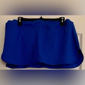 ATHLETA
SWIM SKORT
SIZE LARGE
BACK POCKET